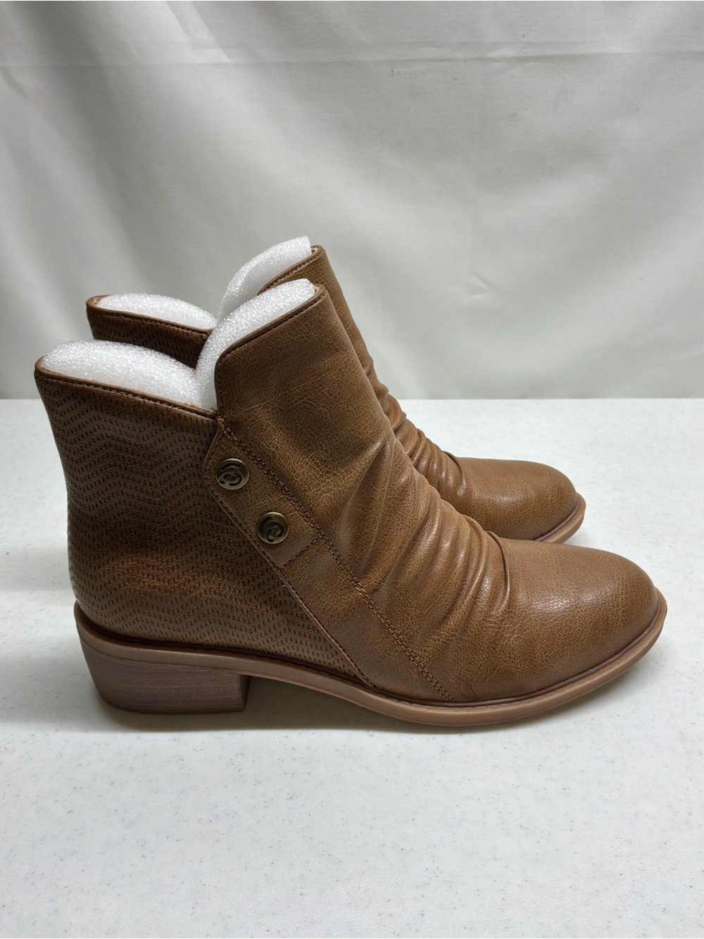 Baretraps Tan Stevie Ankle Boots Women's Size 7.5 NWOT